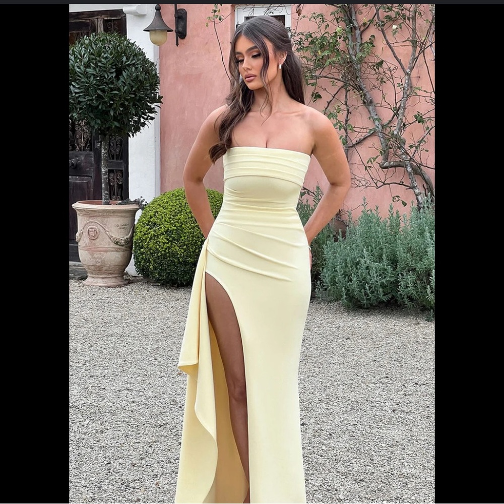 Chic Strapless Yellow Dress